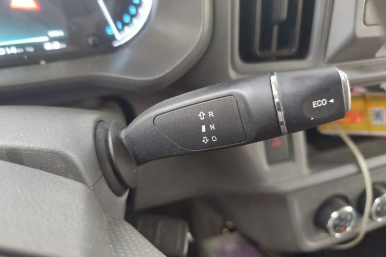 Used Karry Jiangtun E5 2024 268 km Range Open-Window 6-Seater Version Gear Lever