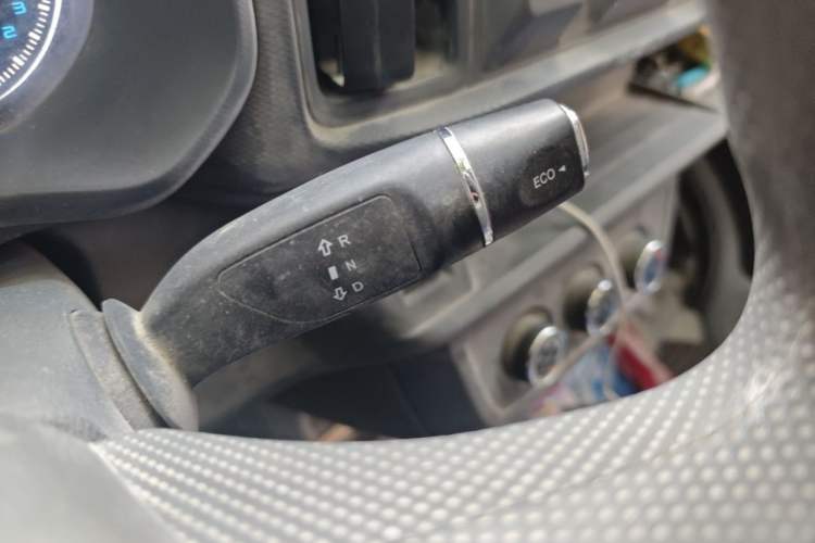 Used Karry Jiangtun E5 2024 268 km Range Open-Window 6-Seater Version Gear Lever