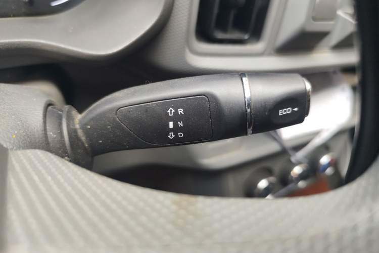 Used Karry Jiangtun E5 2024 268 km Range Open-Window 6-Seater Version Gear Lever