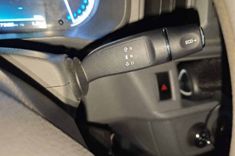 Used Karry Jiangtun E5 2024 268 km Range Open-Window 6-Seater Version Gear Lever