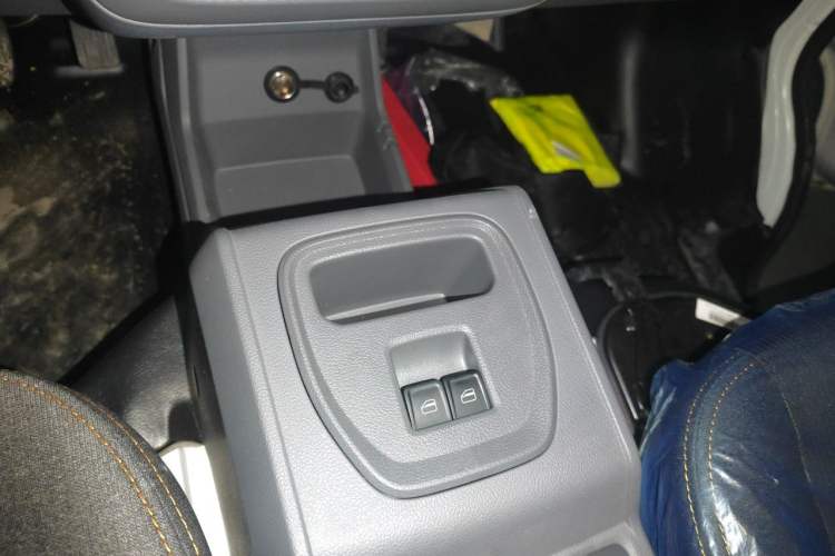 Used Karry Jiangtun E5 2024 230 km Standard Version Gear Lever