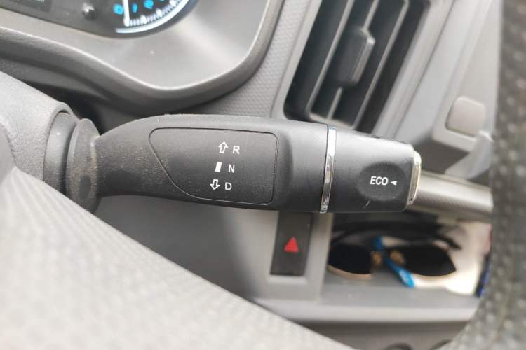 Used Karry Jiangtun E5 2024 268 km Range Open-Window 6-Seater Version Gear Lever