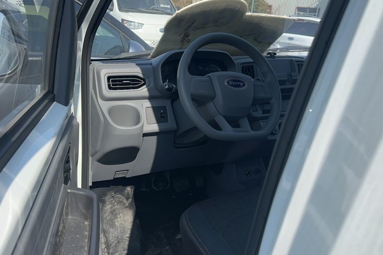 Used Karry Jiangtun E5 2024 268 km Range Open-Window 6-Seater Version Interior 2