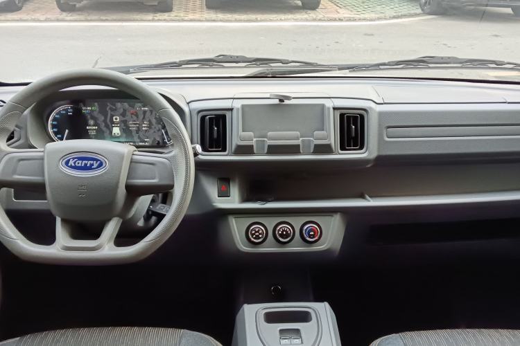 Used Karry Jiangtun E5 2024 268 km Range Open-Window 6-Seater Version Interior 2