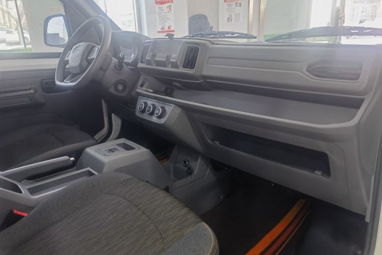 Used Karry Jiangtun E5 2024 260km Wealth Creation Edition Interior 2