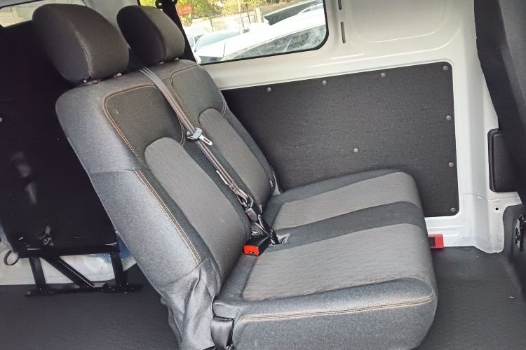 Used Karry Jiangtun E5 2024 268 km Range Open-Window 6-Seater Version Interior 4