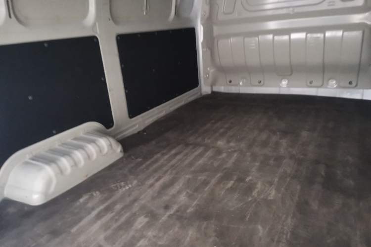 Used Karry Jiangtun E5 2024 230 km Standard Version Interior 4