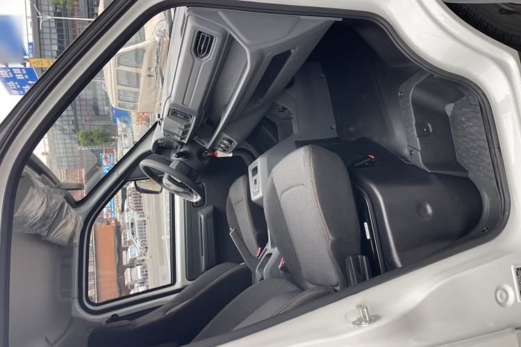Used Karry Jiangtun E5 2024 230 km Standard Version Interior 5