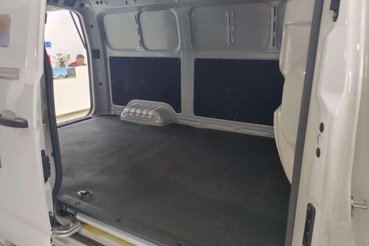 Used Karry Jiangtun E5 2024 230 km Standard Version Interior 6
