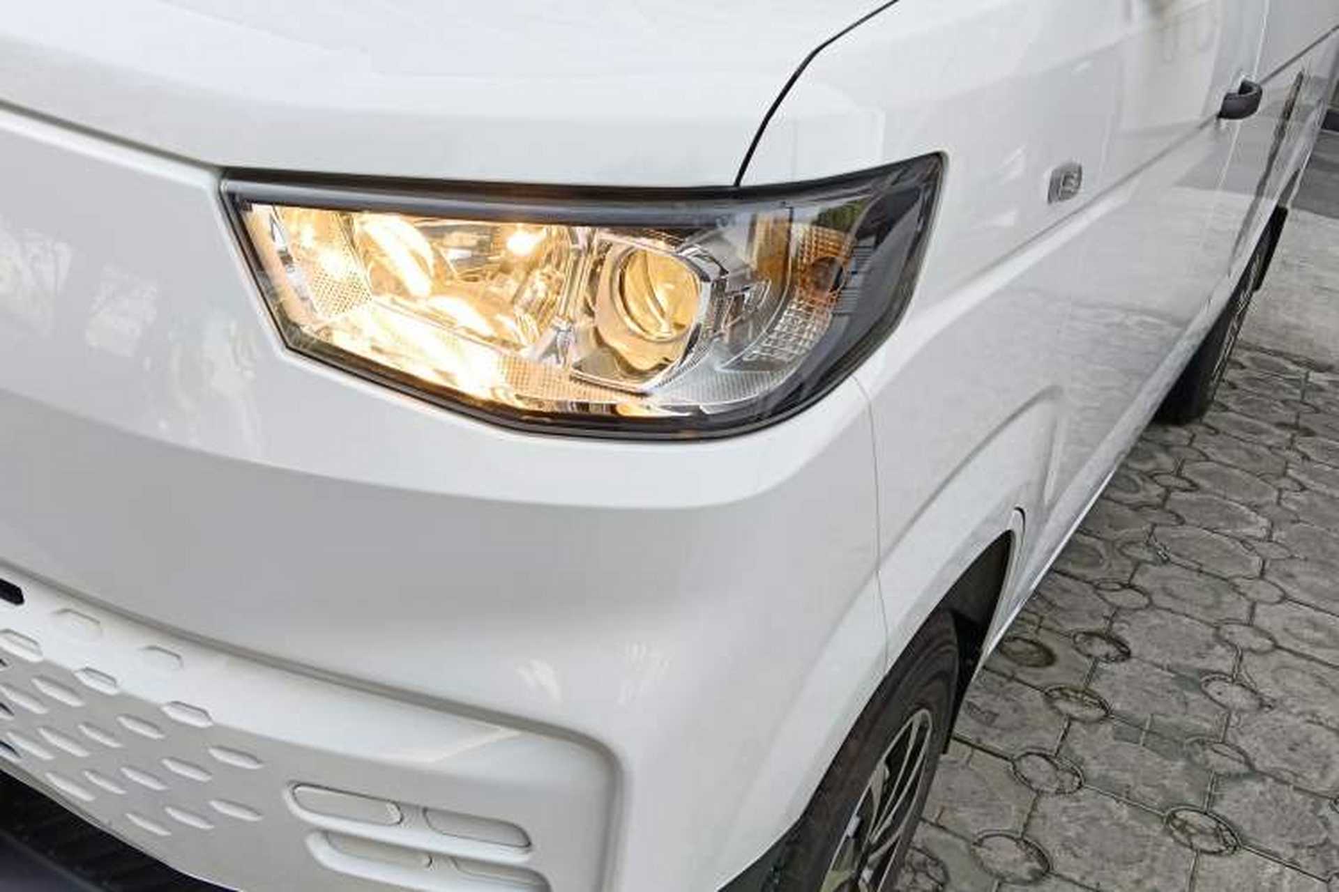 Used Karry Jiangtun E5 2024 268 km Range Open-Window 6-Seater Version Left Front Headlight