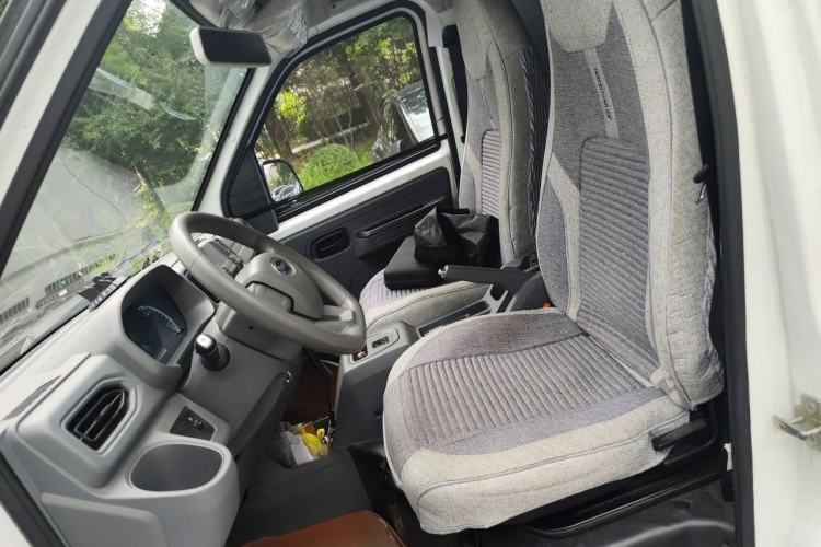 Used Karry Jiangtun E5 2024 268 km Range Open-Window 6-Seater Version Left Front Seat