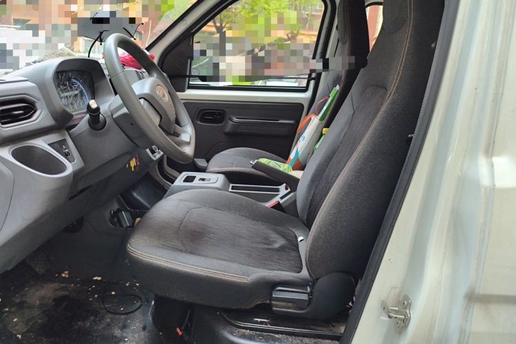 Used Karry Jiangtun E5 2024 268 km Range Open-Window 6-Seater Version Left Front Seat