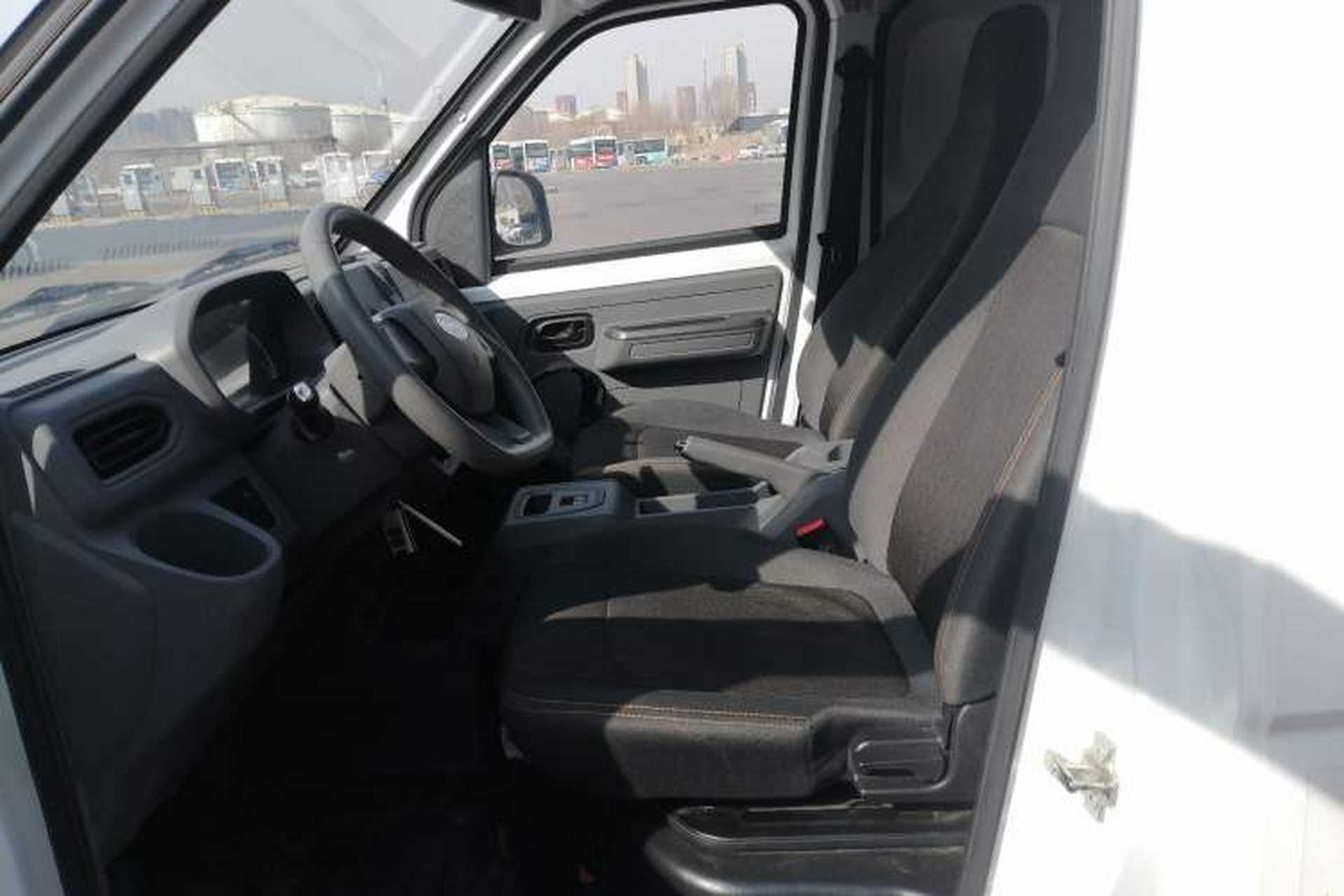Used Karry Jiangtun E5 2024 268 km Range Open-Window 6-Seater Version Left Front Seat