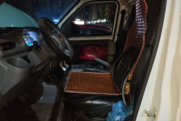 Used Karry Jiangtun E5 2024 268 km Range Open-Window 6-Seater Version Left Front Seat