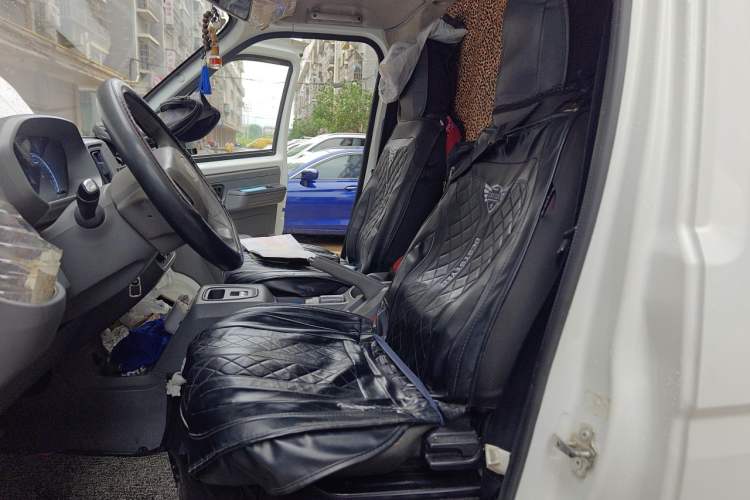 Used Karry Jiangtun E5 2024 268 km Range Open-Window 6-Seater Version Left Front Seat