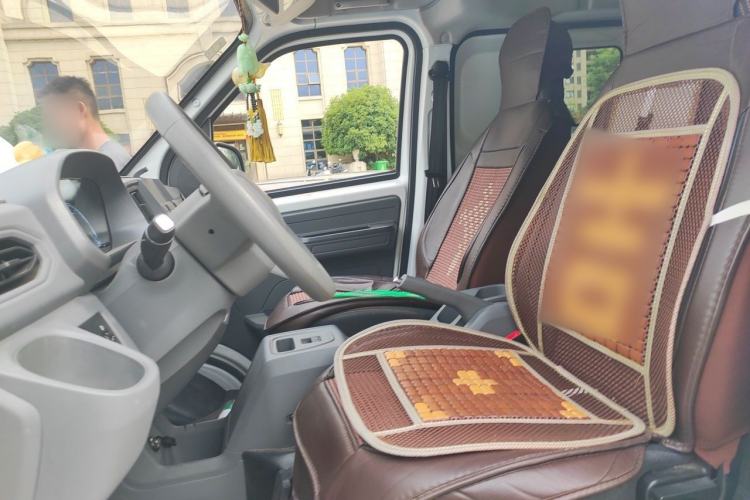 Used Karry Jiangtun E5 2024 268 km Range Open-Window 6-Seater Version Left Front Seat