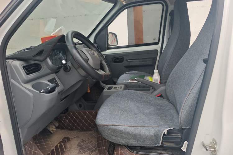 Used Karry Jiangtun E5 2024 268 km Range Open-Window 6-Seater Version Left Front Seat