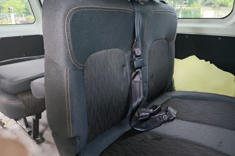 Used Karry Jiangtun E5 2024 268 km Range Open-Window 6-Seater Version Left Rear Seat