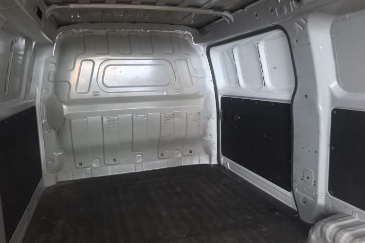 Used Karry Jiangtun E5 2024 260km Wealth Creation Edition Left Rear Seat