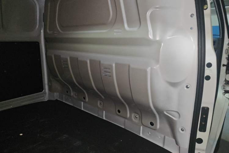 Used Karry Jiangtun E5 2024 230 km Standard Version Left Rear Seat