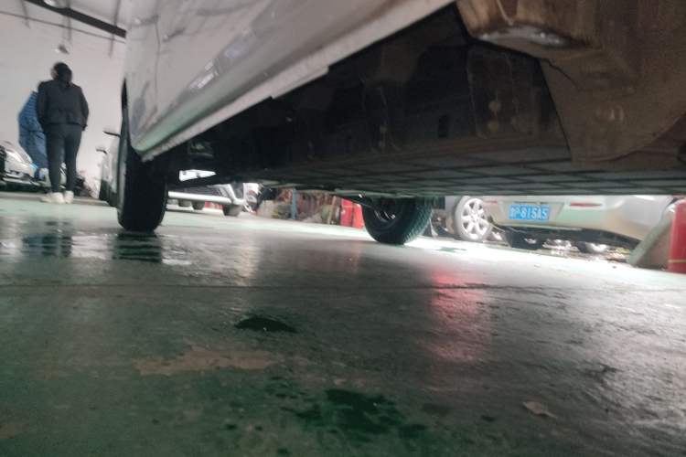 Used Karry Jiangtun E5 2024 268 km Range Open-Window 6-Seater Version Left Side Sill