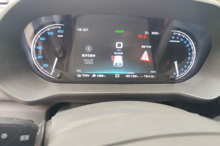 Used Karry Jiangtun E5 2024 268 km Range Open-Window 6-Seater Version Odometer Close Up