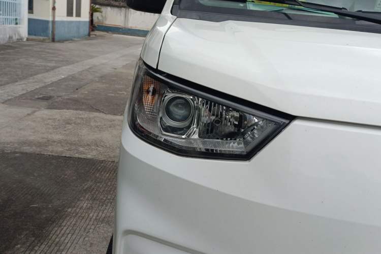 Used Karry Jiangtun E5 2024 230 km Standard Version Right Front Headlight