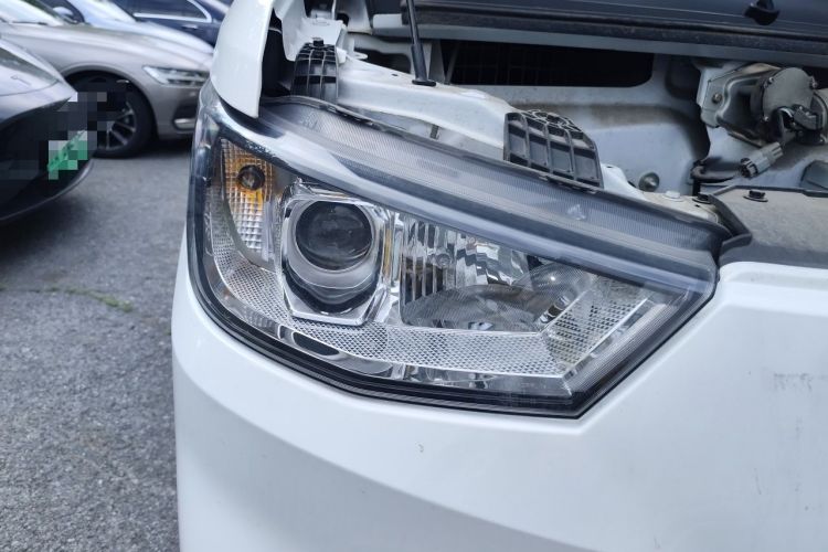 Used Karry Jiangtun E5 2024 268 km Range Open-Window 6-Seater Version Right Front Headlight