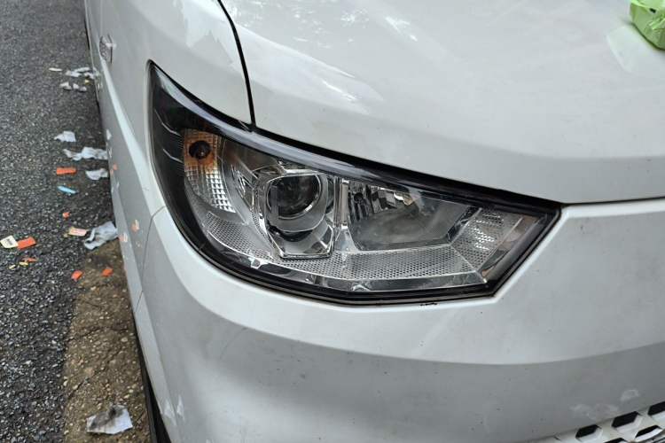 Used Karry Jiangtun E5 2024 268 km Range Open-Window 6-Seater Version Right Front Headlight