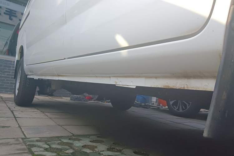 Used Karry Jiangtun E5 2024 268 km Range Open-Window 6-Seater Version Right Side Sill