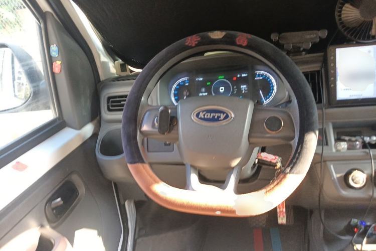 Used Karry Jiangtun E5 2024 268 km Range Open-Window 6-Seater Version Steering Wheel