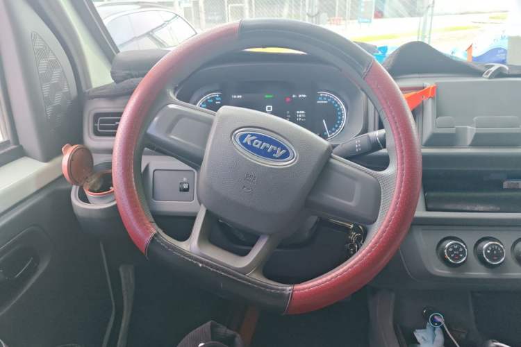 Used Karry Jiangtun E5 2024 268 km Range Open-Window 6-Seater Version Steering Wheel