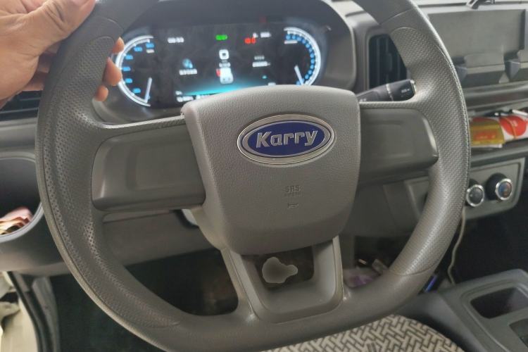 Used Karry Jiangtun E5 2024 268 km Range Open-Window 6-Seater Version Steering Wheel