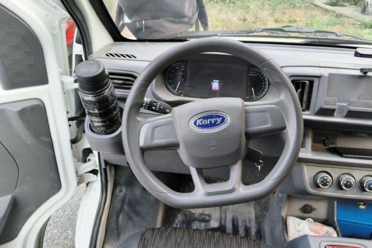 Used Karry Jiangtun E5 2024 268 km Range Open-Window 6-Seater Version Steering Wheel