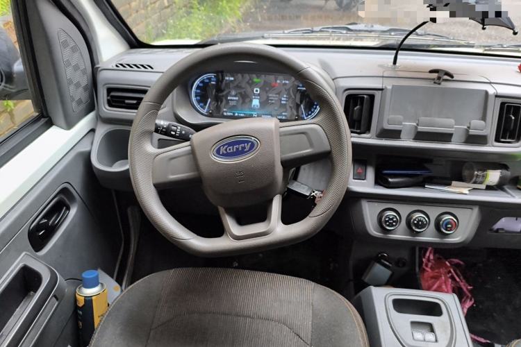 Used Karry Jiangtun E5 2024 268 km Range Open-Window 6-Seater Version Steering Wheel