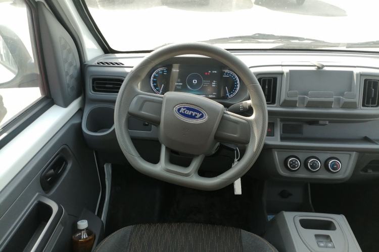 Used Karry Jiangtun E5 2024 268 km Range Open-Window 6-Seater Version Steering Wheel