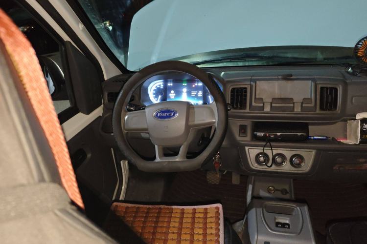 Used Karry Jiangtun E5 2024 268 km Range Open-Window 6-Seater Version Steering Wheel