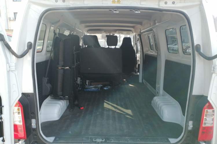 Used Karry Jiangtun E5 2024 268 km Range Open-Window 6-Seater Version Trunk