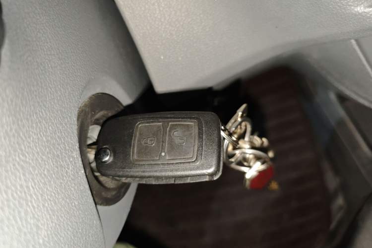 Used Karry Jiangtun E5 2024 268 km Range Open-Window 6-Seater Version Vehicle Key