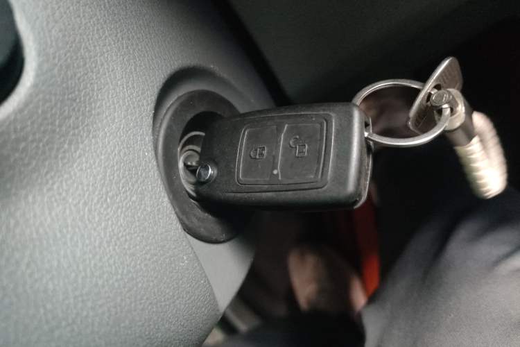 Used Karry Jiangtun E5 2024 268 km Range Open-Window 6-Seater Version Vehicle Key