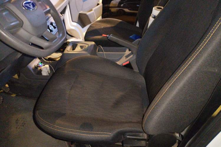 Used Karry Jiangtun E5 2025 Model Economy Edition—36.8 kWh, 6-seater Left Front Seat
