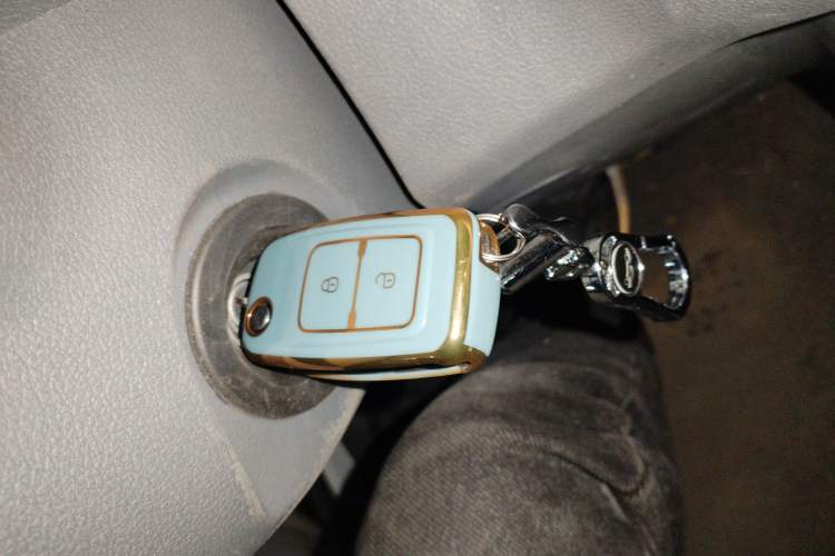 Used Karry Jiangtun E5 2025 Model Economy Edition—36.8 kWh, 6-seater Vehicle Key