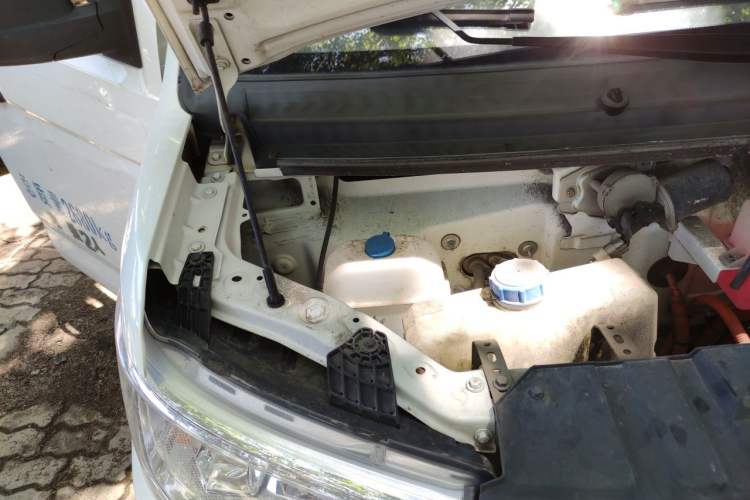 Used Karry Jiangtun E6 2024 Gotion 40.55 kWh Wide-Heart Edition Engine Bay Right