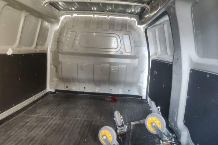 Used Karry Jiangtun E6 2024 AVIC 38.64kWh Wide-Heart Edition Headliner