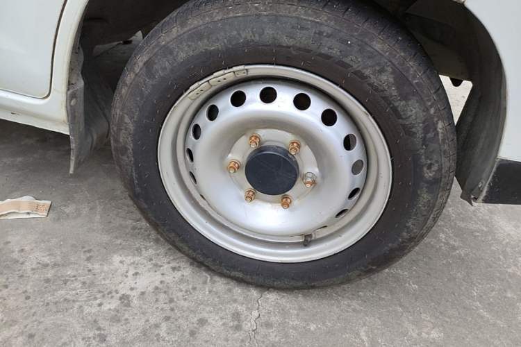 Used Karry Jiangtun E6 2024 AVIC 38.64 kWh Wide-body Edition Right Front Wheel Hub