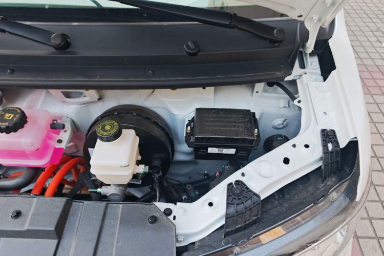 Used Karry Jiangtun E6 2026 Model Guoxuan 40.55kWh Wide-Heart Edition Engine Bay Left