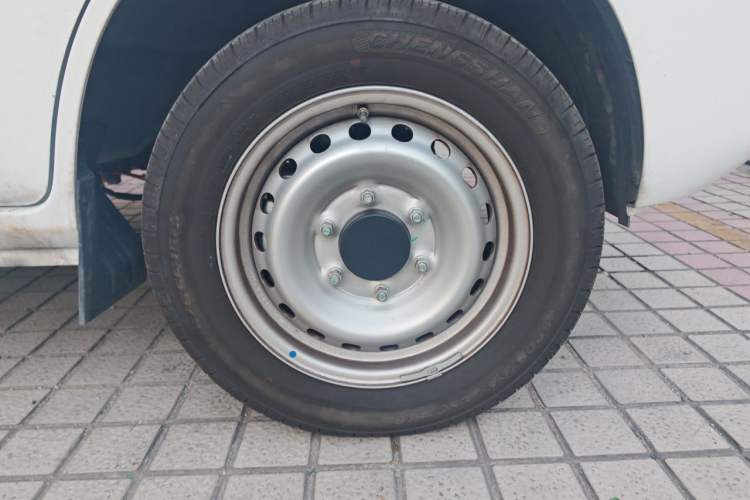 Used Karry Jiangtun E6 2026 Model Guoxuan 40.55kWh Wide-Heart Edition Right Front Wheel Hub
