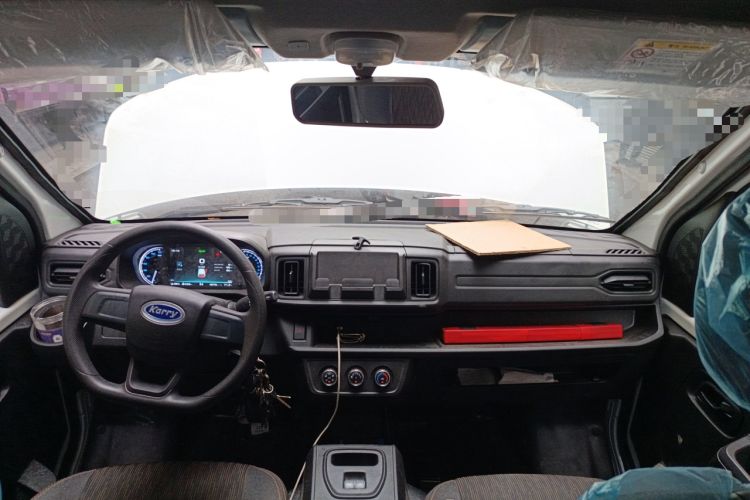 Used Karry Jiangtun E7 2024 Mingchuan 7-Seater Model Center Console