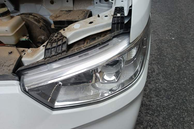 Used Karry Jiangtun E7 2024 Mingchuan 7-Seater Model Engine Bay Left