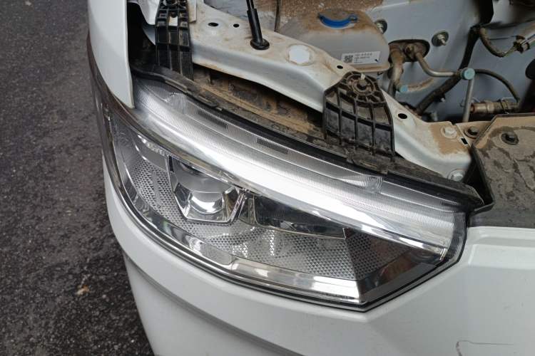 Used Karry Jiangtun E7 2024 Mingchuan 7-Seater Model Engine Bay Right